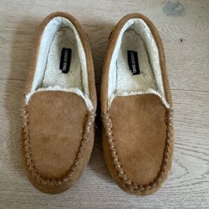 Land’s End Boys Suede Moccasins size 5